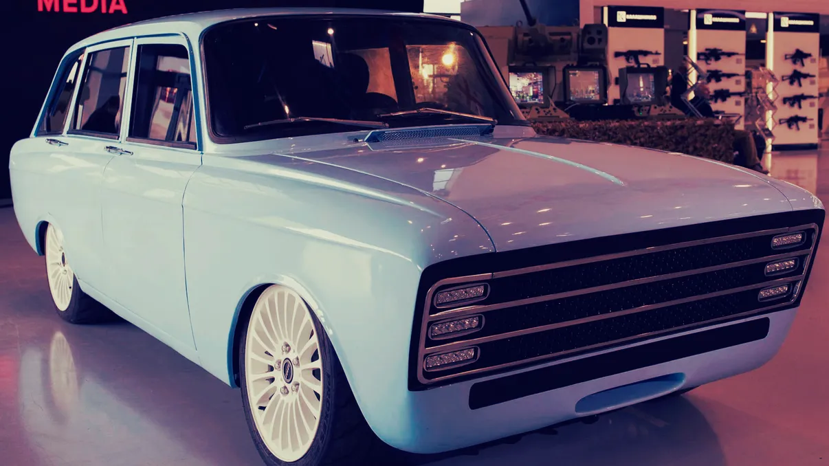 Kalashnikov vrea să bată Tesla cu această mașină electrică retro