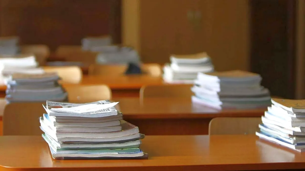 Noile manuale de geografie pline de greșeli reprezintă România în care trăim