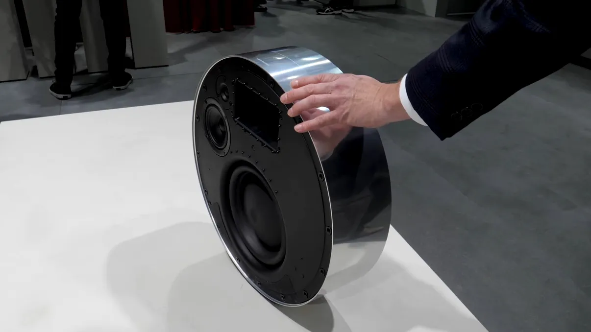 Beosound Edge este o boxă superbă, dar costă cât o mașină second hand