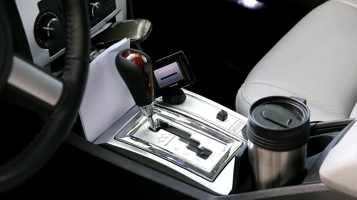 De ce există două tipuri de transmisii automate și care e mai potrivită