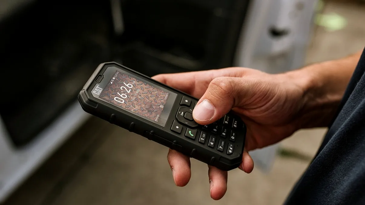 Cat B35 Smart 4G e cel mai nou telefon care rezistă în situații extreme