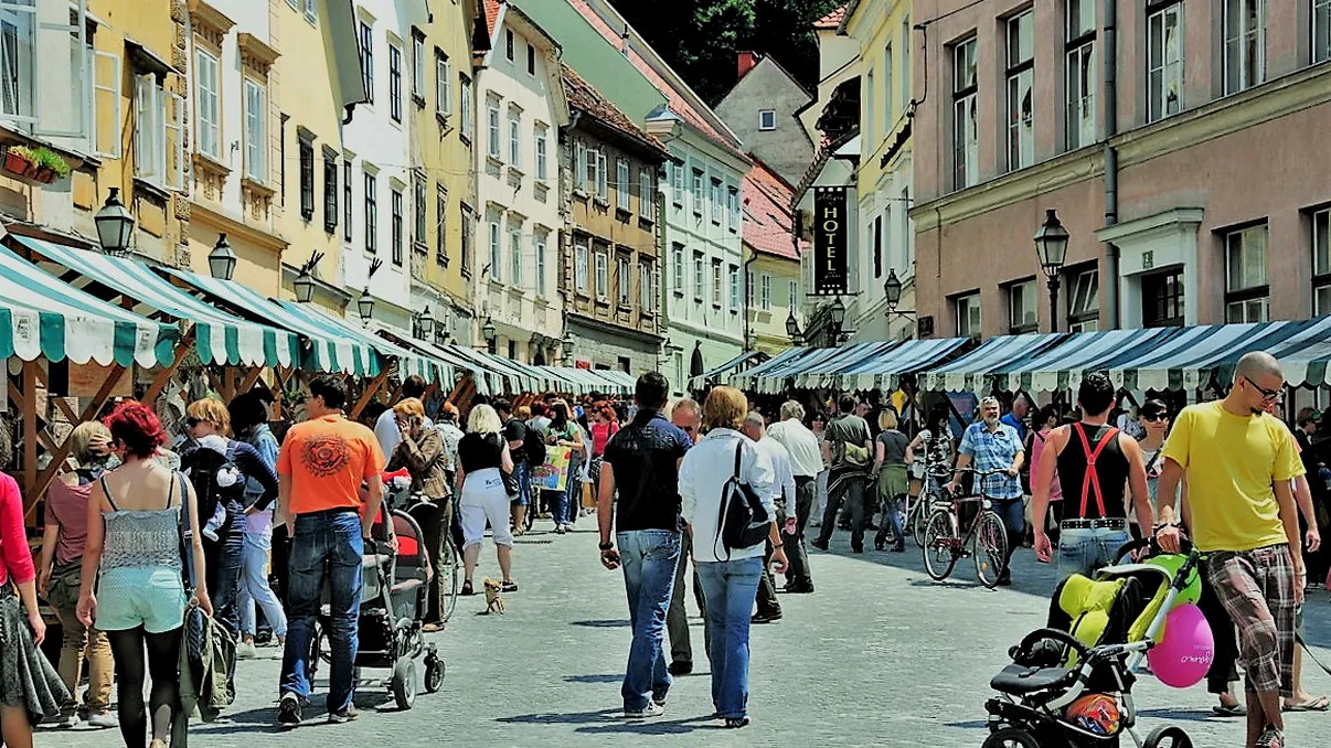 Orașul unde n-ai voie cu mașina în centru, dar poți merge gratis cu taxiul