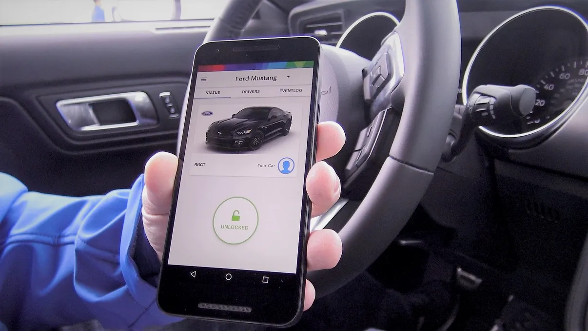 Aplicația care-ți transformă telefonul în cea mai bună și sigură cheie pentru mașină