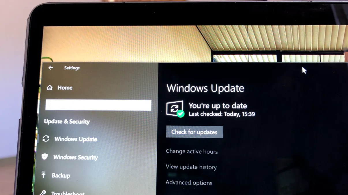 De ce să nu cauți manual actualizări pentru Windows 10