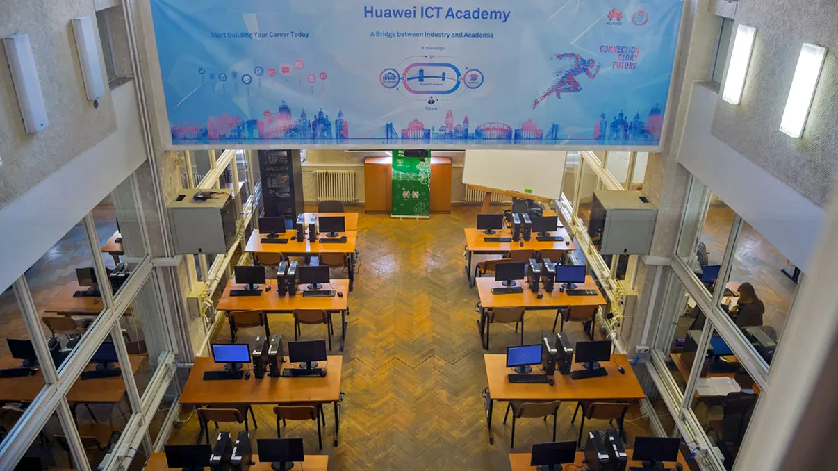 Cum pregătește Huawei studenții din România pentru cele mai noi tehnologii (P)
