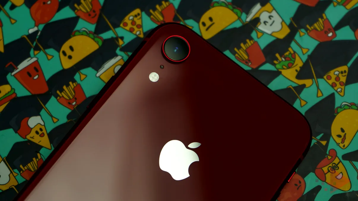 Chinezii care au interzis la iPhone, ca răzbunare pentru Huawei