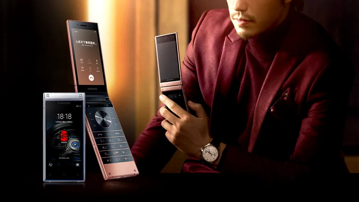 Samsung a lansat telefonul minune, cu clapetă și două ecrane: W2019