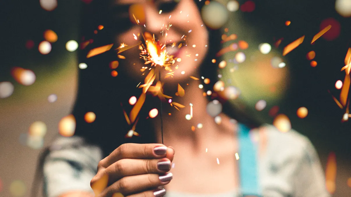 Cum să faci fotografii bune cu telefonul la artificiile de Revelion