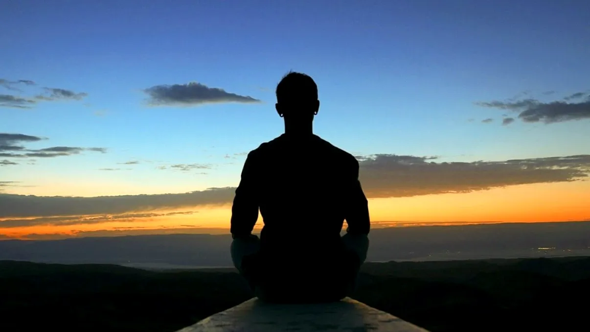 Cum să fii mai fericit în numai 12 minute, conform științei