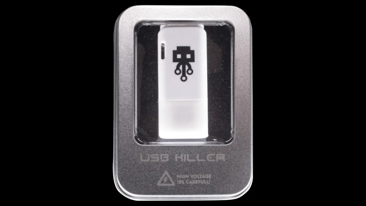 USB Killer: stick-ul ”criminal” a făcut o pagubă fabuloasă