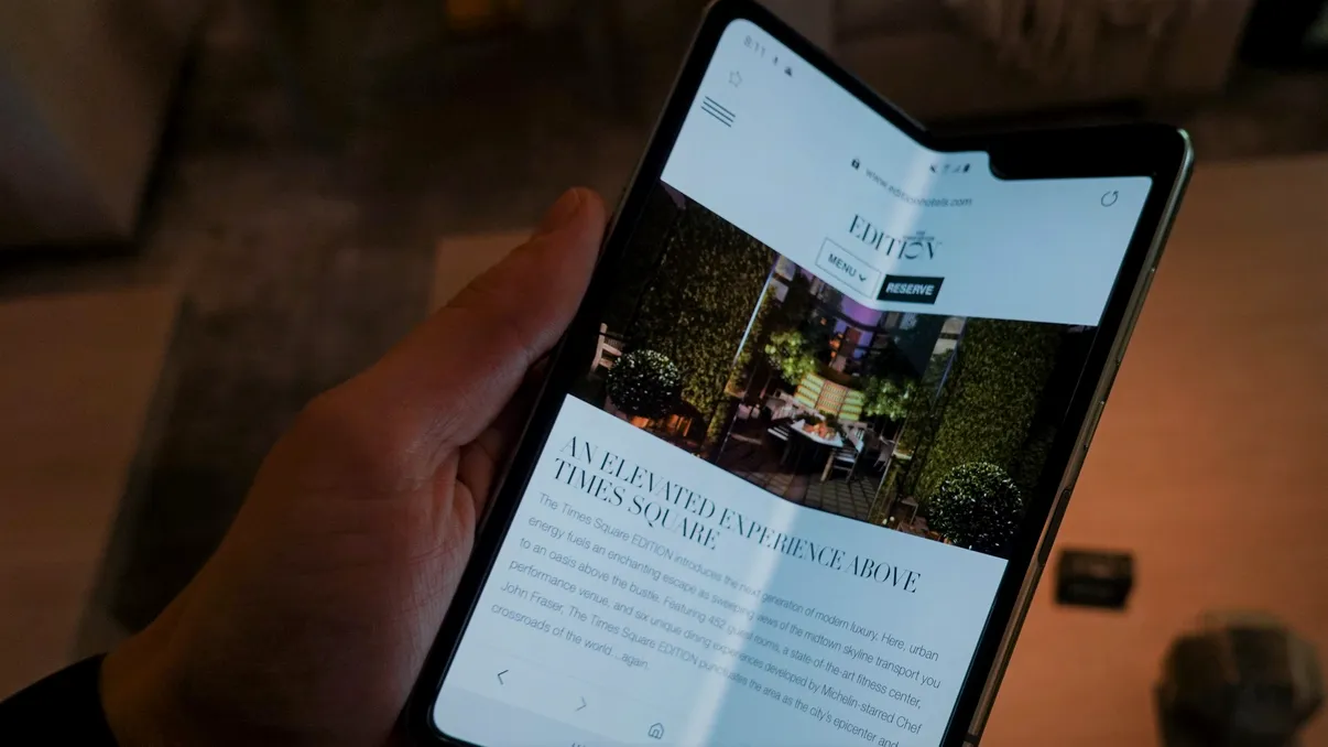 Primele impresii despre Samsung Galaxy Fold confirmă îngrijorările