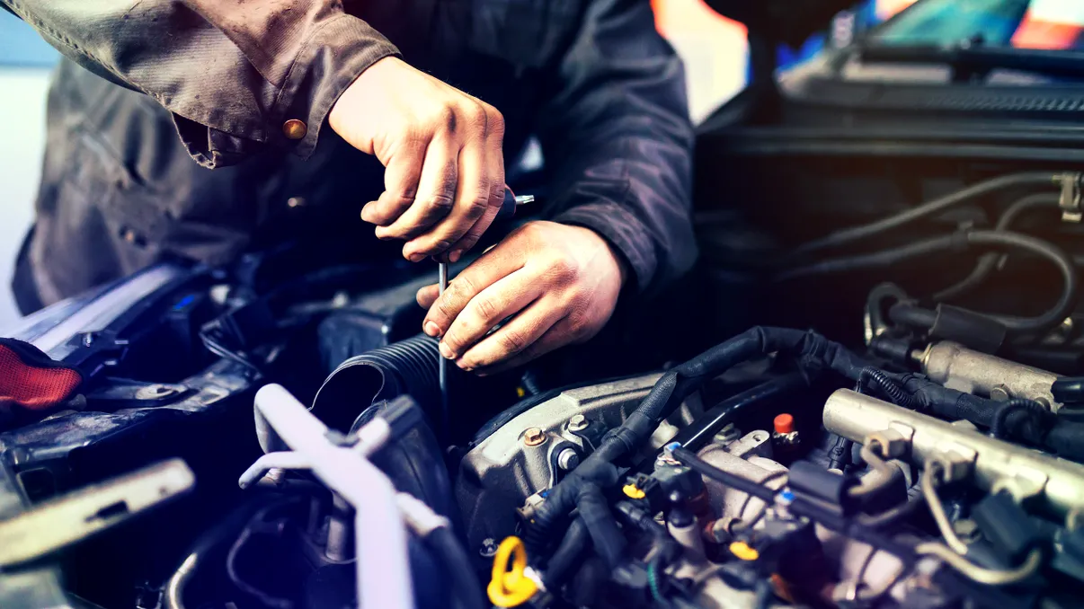 Evită problemele: piesele de mașini la mâna a doua pe care să nu le cumperi niciodată