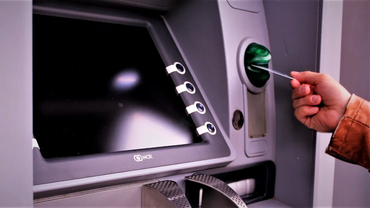 Banca din România care și-a luat cea mai stupidă amendă