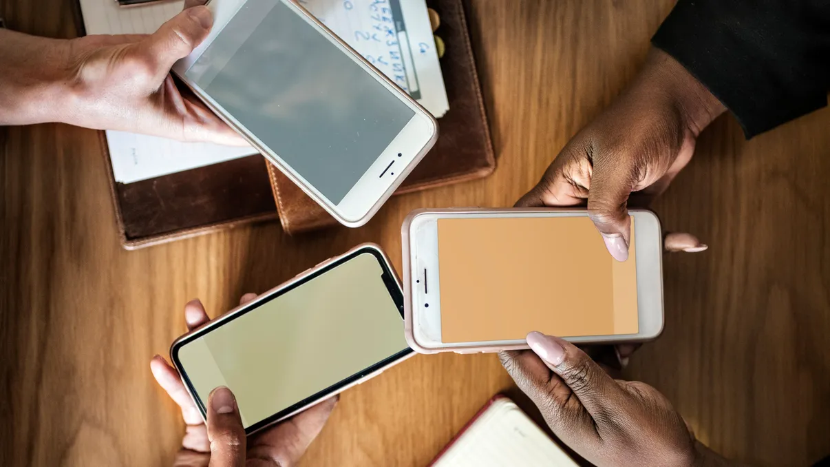 Cum poți transfera wireless datele de pe vechiul iPhone pe cel nou