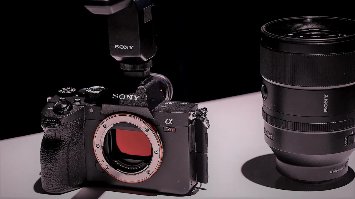 Camera foto de 61 megapixeli îți schimbă părerea despre mirrorless