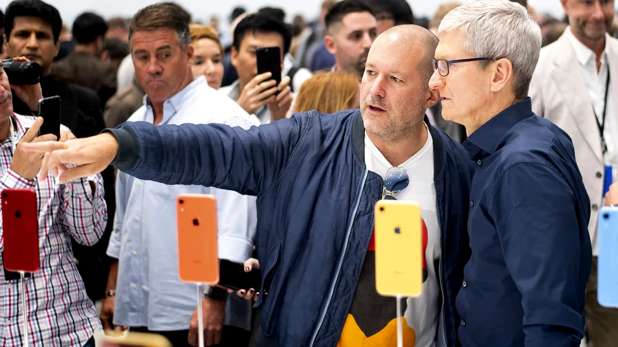 Omul care ar putea distruge moștenirea lăsată de Steve Jobs