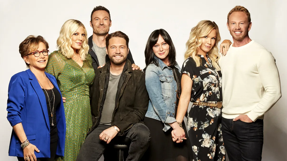 Beverly Hills 90210, reinventat: ce se întâmplă în noul serial BH90210