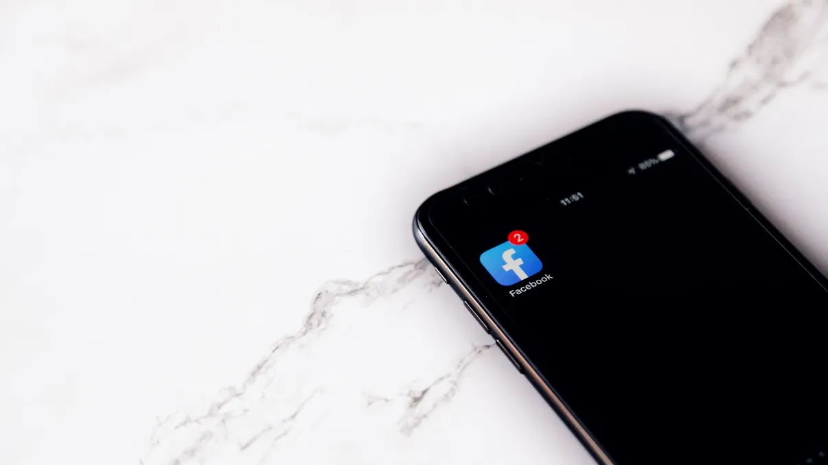 Facebook mai face o schimbare ca să uiți că a gafat grav în trecut