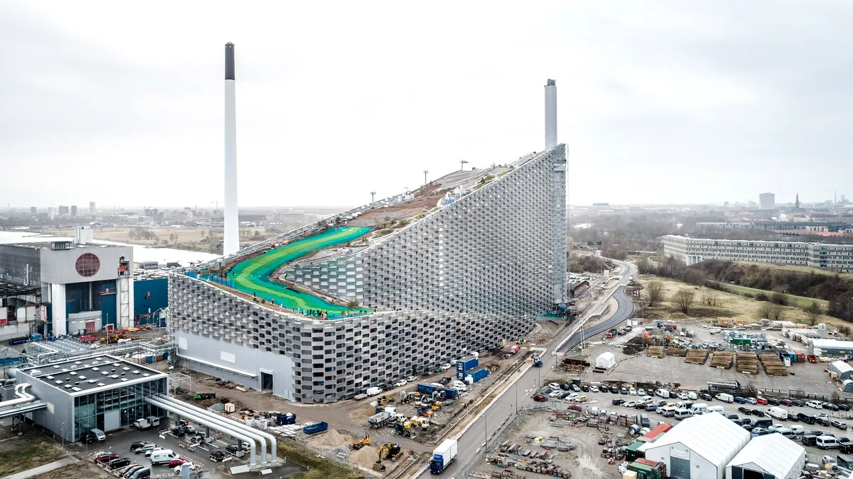 Centrala electrică transformată în pârtie pe care ai vrea-o în București