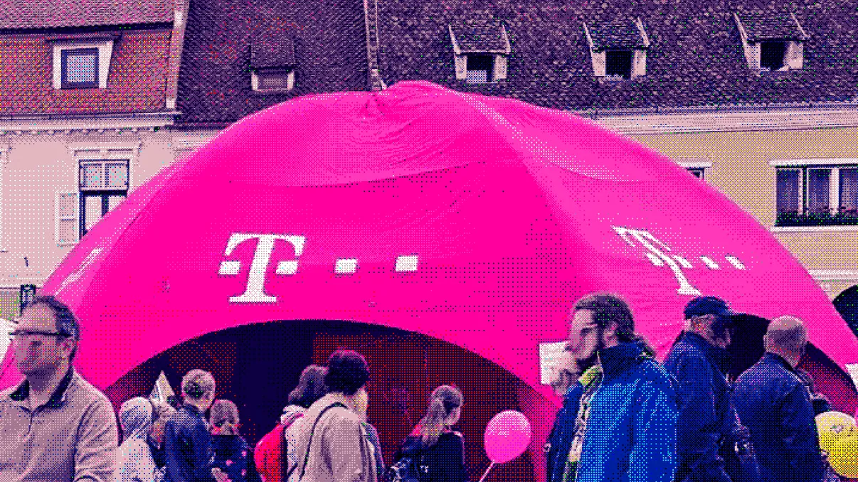 Telekom, practici abuzive? Ce acuzații grave aduc clienții la adresa operatorului
