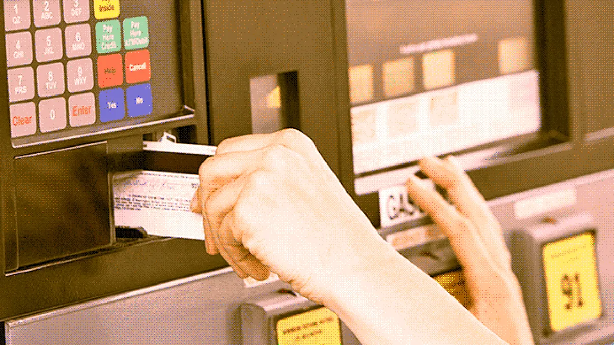 POS-urile din benzinării te-ar putea lăsa fără bani: avertismentul serios al VISA