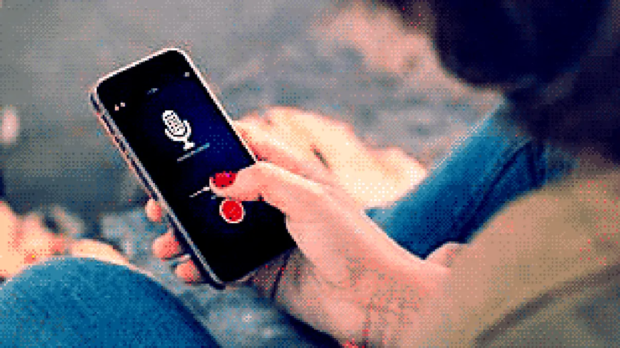 De ce crezi că unele companii, ca Facebook, îți ascultă telefonul