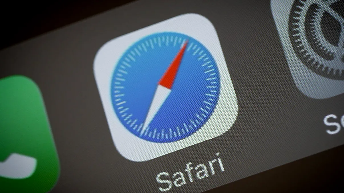 Trucuri Safari pe iPhone: cum închizi automat taburile vechi și faci curățenie în browser