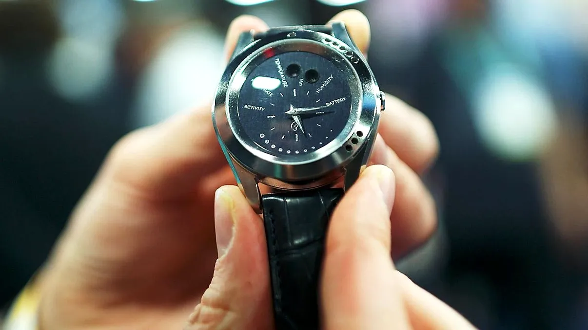 Cel mai deștept ceas inteligent te ajută să fii mai frumos, fără efort fizic