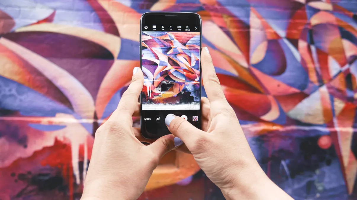 Instagram încearcă să lupte cu imaginile fake, însă îți arată că nu înțelege arta