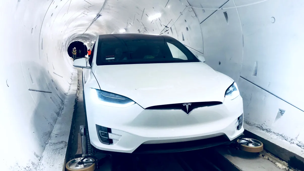 Planul ambițios prin care Elon Musk luptă cu traficul e mai realizabil ca niciodată
