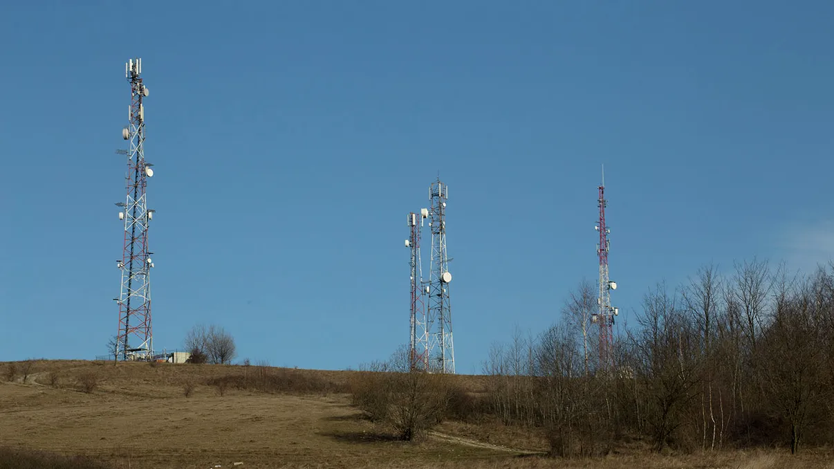 Amendă uriașă pe piața telecom: cine plătește jumătate de milion de euro