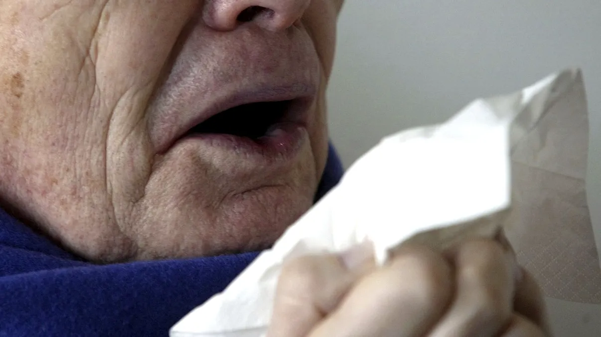 Cercetătorul care avertizează că virusul ar putea fi transmis pe-o distanță de până la 8 metri