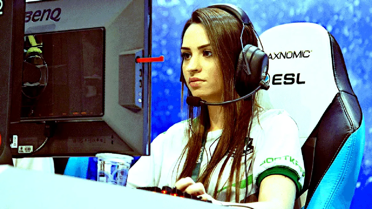 Counter Strike a făcut-o vedetă, dar 116 ani de închisoare o bagă în istorie