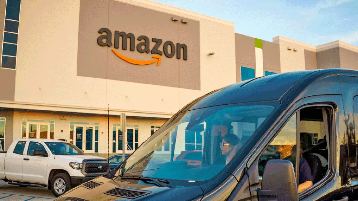În plină pandemie, Amazon își amenință angajații cu concedieri: cât de gravă este situația în depozite