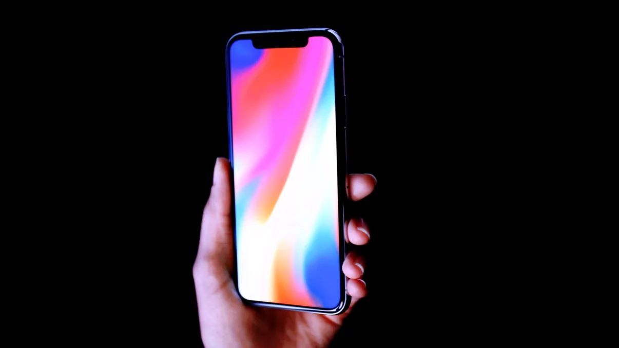 Trucuri iPhone: cum ascunzi Centrul de Control și Notificările din ecranul de blocare, să le vezi doar tu
