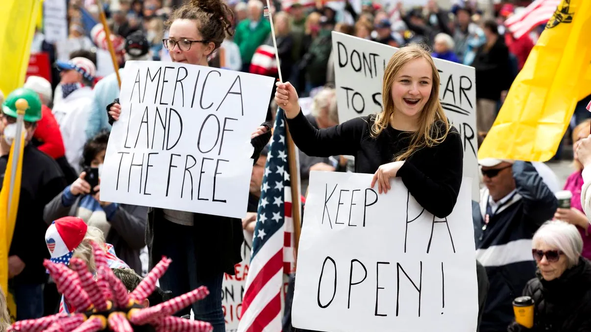 Americanii, disperați: protestele masive vor deveni focare de infecție, conform experților