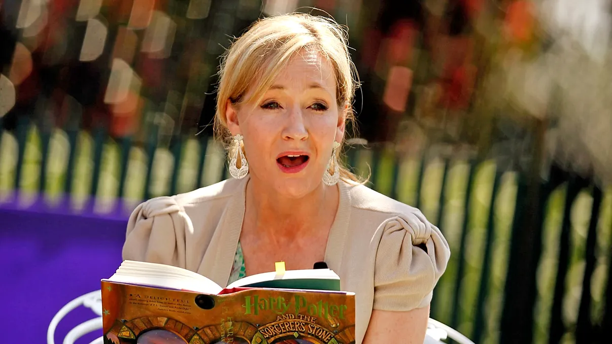 J K Rowling, autoarea 