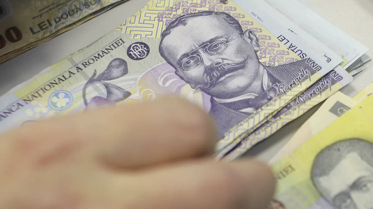 Vestea pentru toți românii care au cont bancar: ce se întâmplă cu ratele în această perioadă