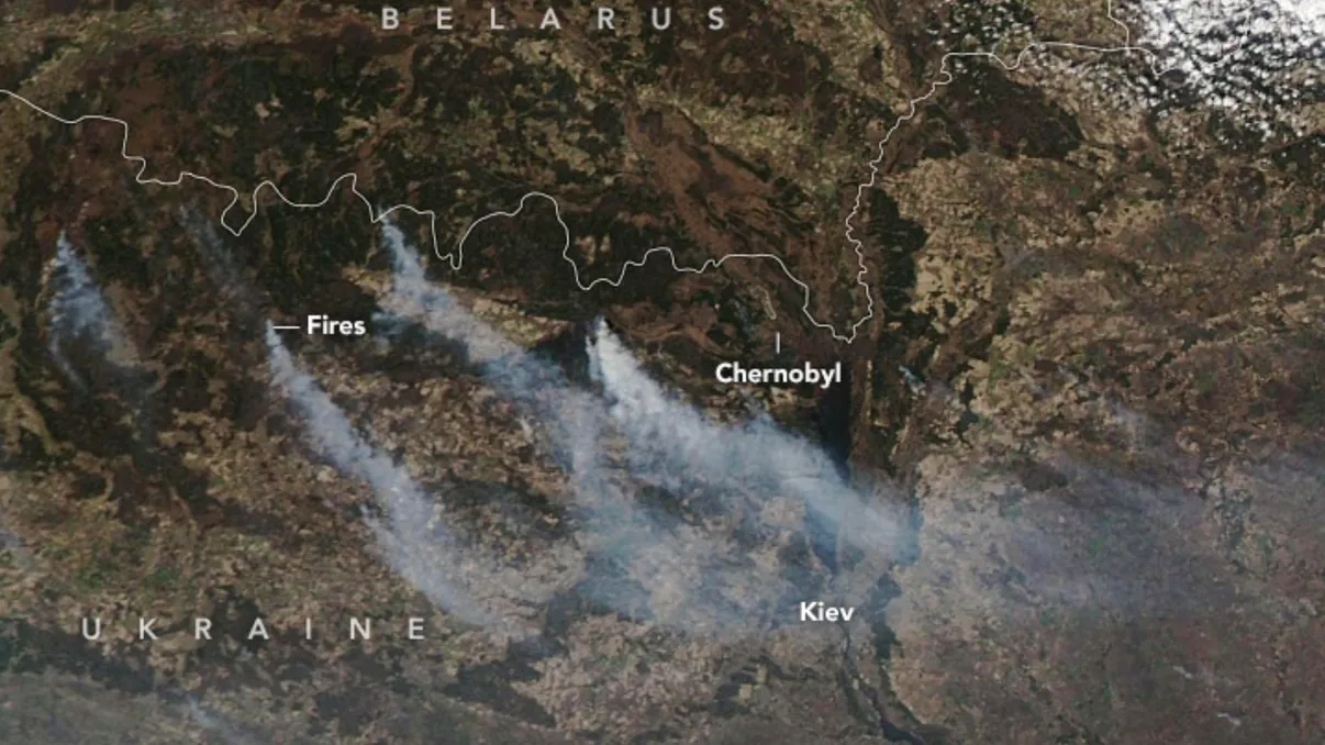 Incendiile de la Cernobîl se apropie periculos de mult de centrala nucleară: fumul radioactiv ar putea afecta și România