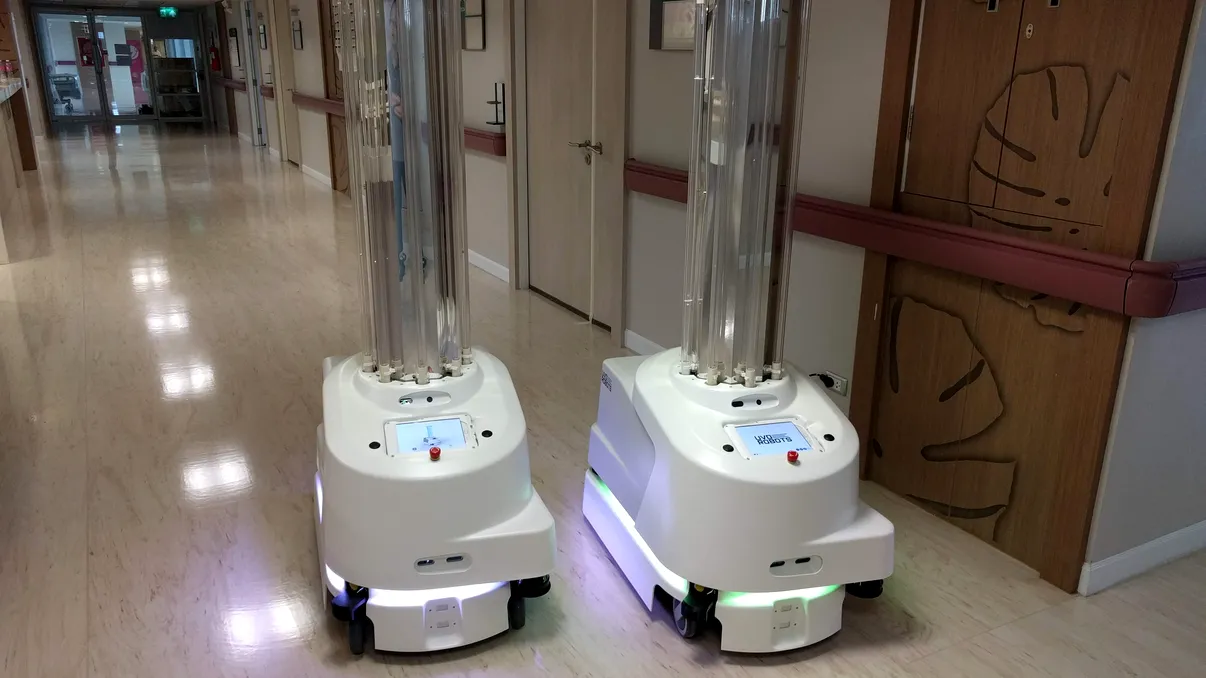 Roboții au ajuns în spitalele din România: cum sunt folosiți în saloane