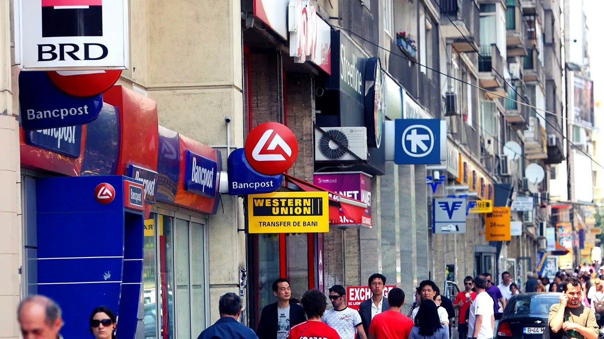 Decizia pentru toți care au cont și card bancar: peste 300.000 de români, vizați. S-a aflat în prima zi a stării de alertă