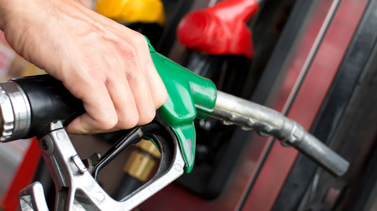 Se credea că e imposibil, dar acum chiar se întâmplă. Decizia care schimbă prețul la benzină și motorină