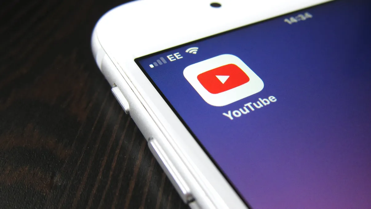 5 trucuri de pe YouTube de care nu știai și care-ți vor face viața mai ușoară
