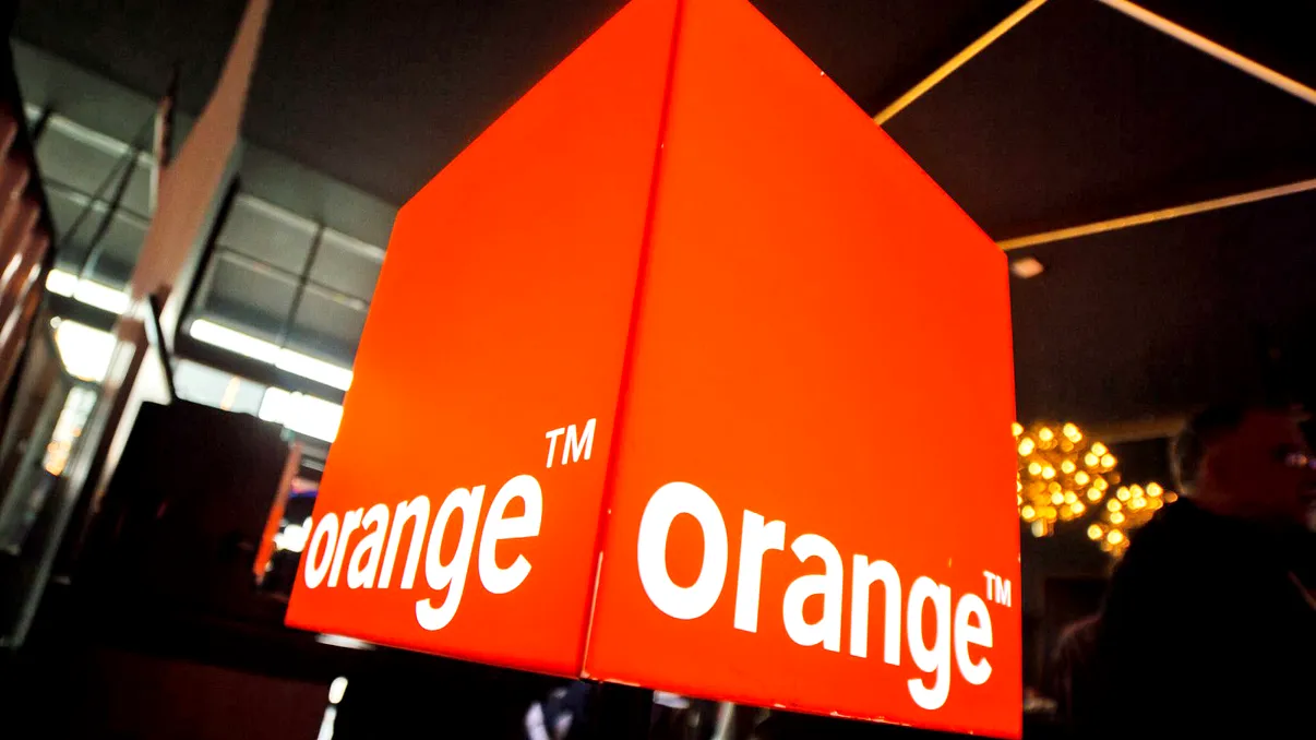 Avertismentul Orange pentru toți clienții: ce e wangiri, țeapa care îți umflă factura