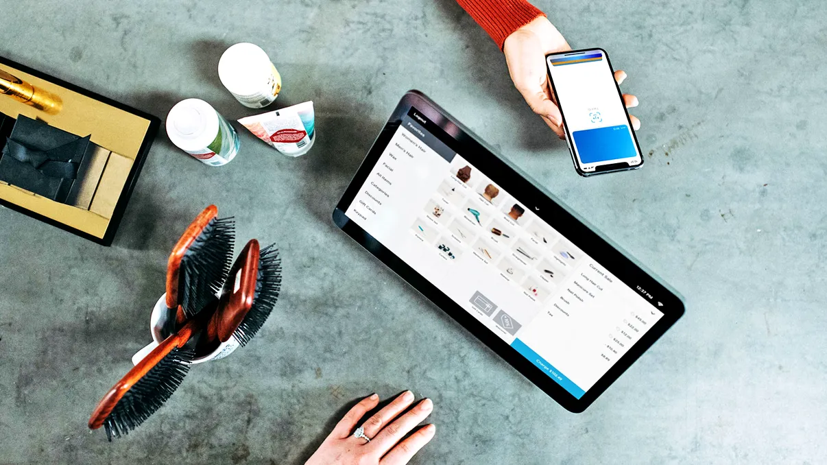 Gigantul american care se întrece cu PayPal vine în România. Ce câștigă clienții?
