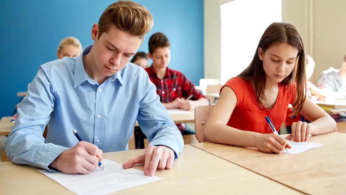 Evaluarea Națională 2020: ce se întâmplă dacă ai temperatura corpului peste 37,3 grade Celsius