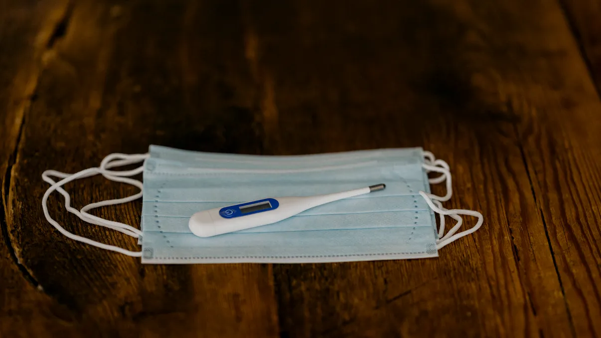 Această companie suspectă a influențat politici importante în lupta cu virusul: OMS și unele guverne le-au luat în considerare