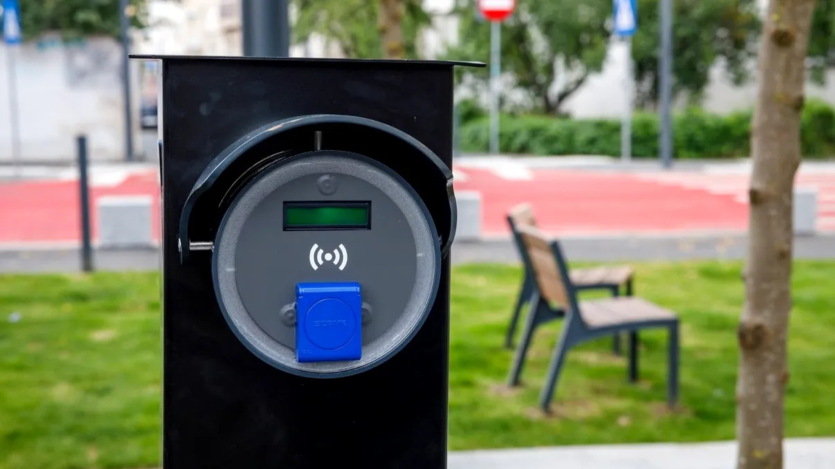 Aceasta e prima stradă inteligentă din România. București a mai ratat o șansă de-a fi digitalizat