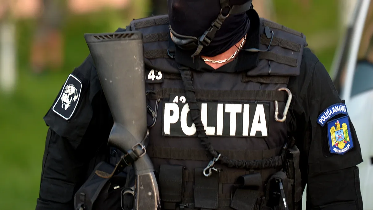 Cum te poate supraveghea poliția la proteste prin ce postezi pe Facebook și alte rețele