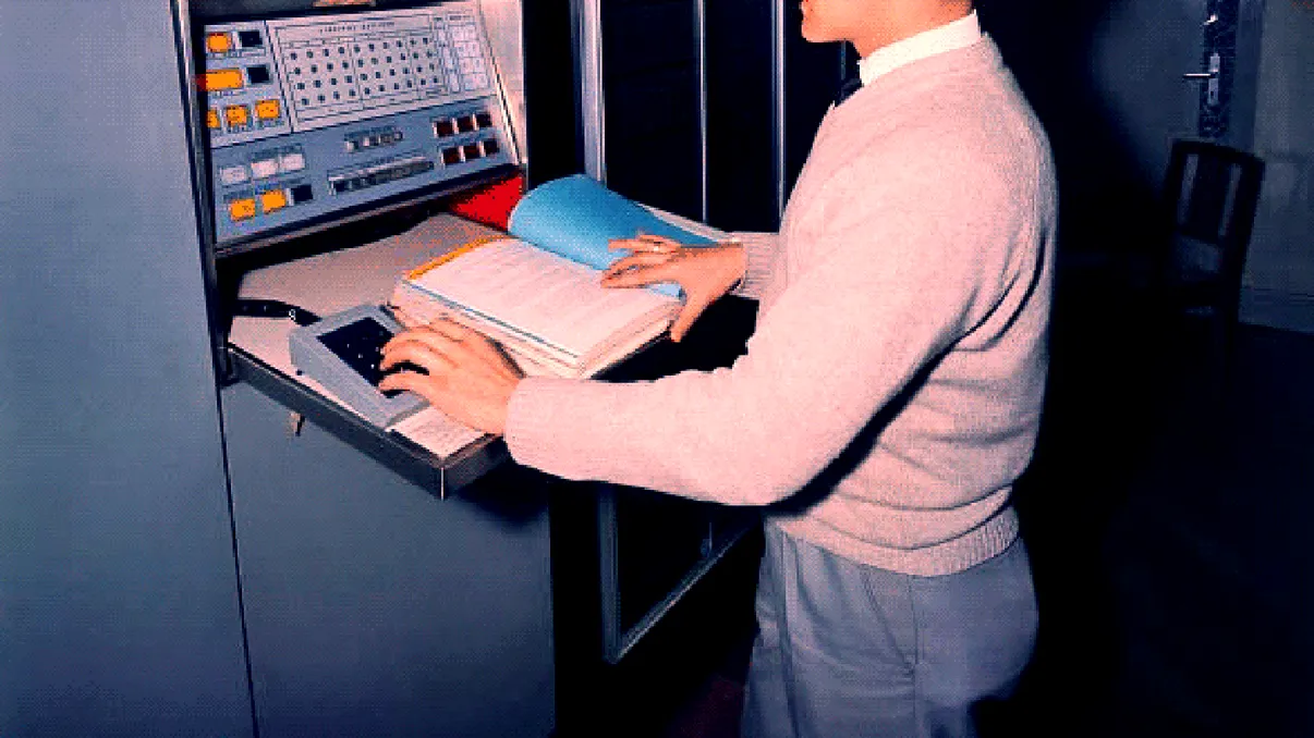 Pandemia tehnologiei depășite: cum au ajuns echipamentele vechi să pună probleme sistemului medical